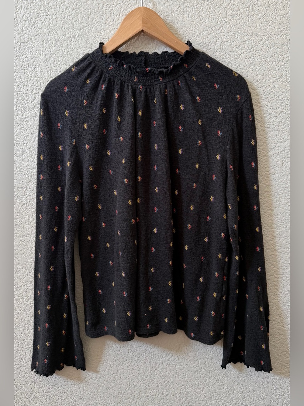 Madewell Size Large Ruffled Mockneck Rainbow Bud Top Bell Sleeve 70's Inspo